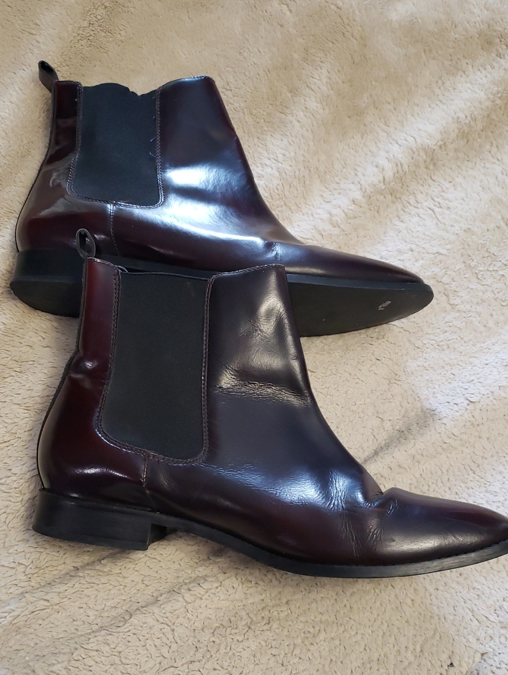 Chelsea Boots in Dark Burgundy